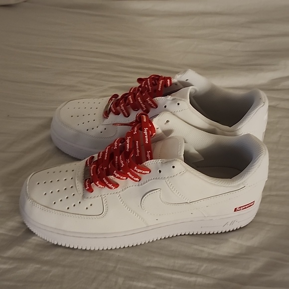 Nike Air Force 1 Supremes - Picture 1 of 6